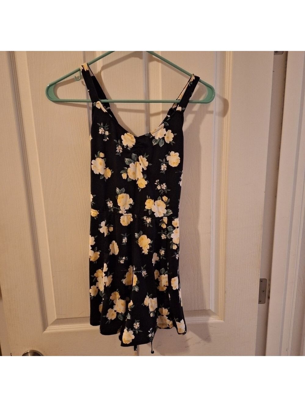 Hollister Floral Jumper Shorts Small